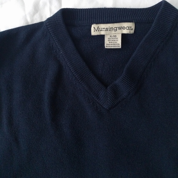 Vintage men's v neck sweater - Picture 4 of 5